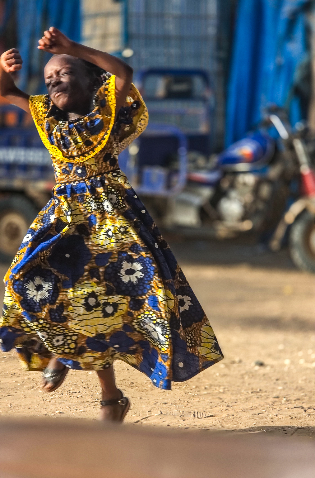 <span  class="uc_style_uc_tiles_grid_image_elementor_uc_items_attribute_title" style="color:#ffffff;">Cute Kids from West Africa</span>