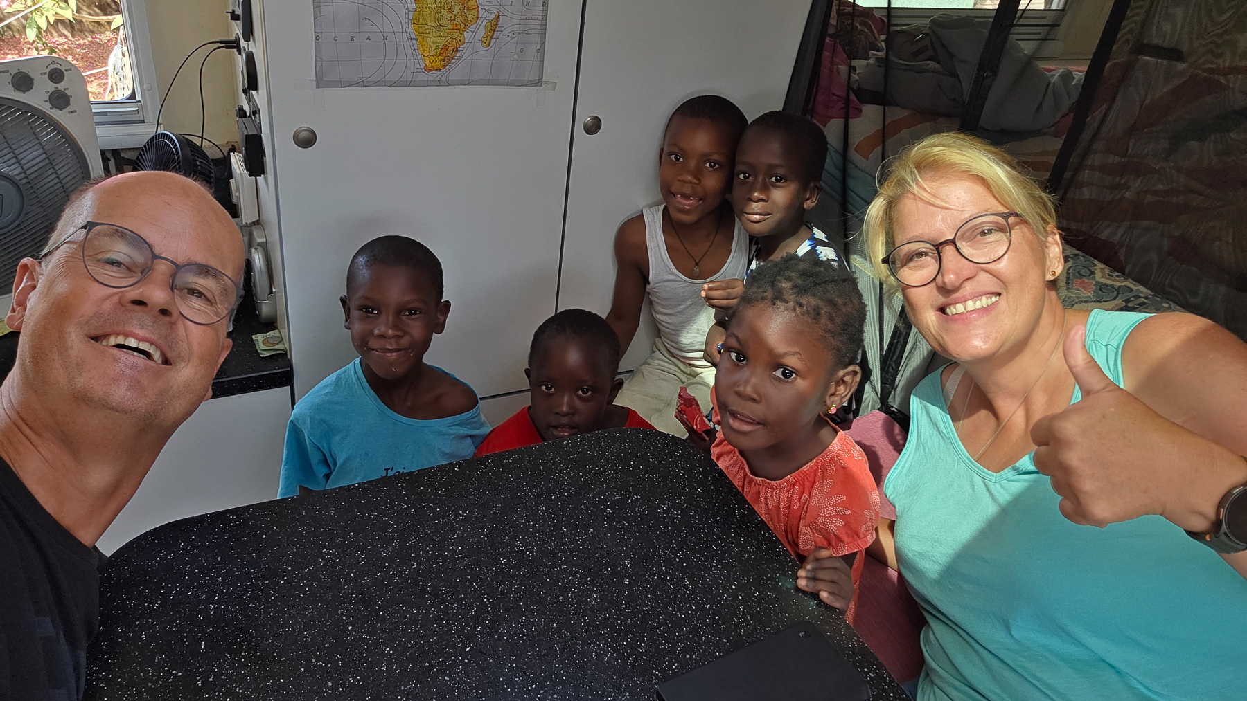 <span  class="uc_style_uc_tiles_grid_image_elementor_uc_items_attribute_title" style="color:#ffffff;">Cute Kids from West Africa</span>