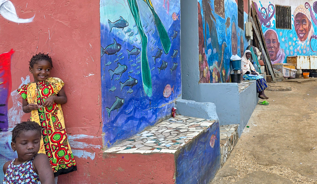 <span  class="uc_style_uc_tiles_grid_image_elementor_uc_items_attribute_title" style="color:#ffffff;">Cute Kids from West Africa</span>