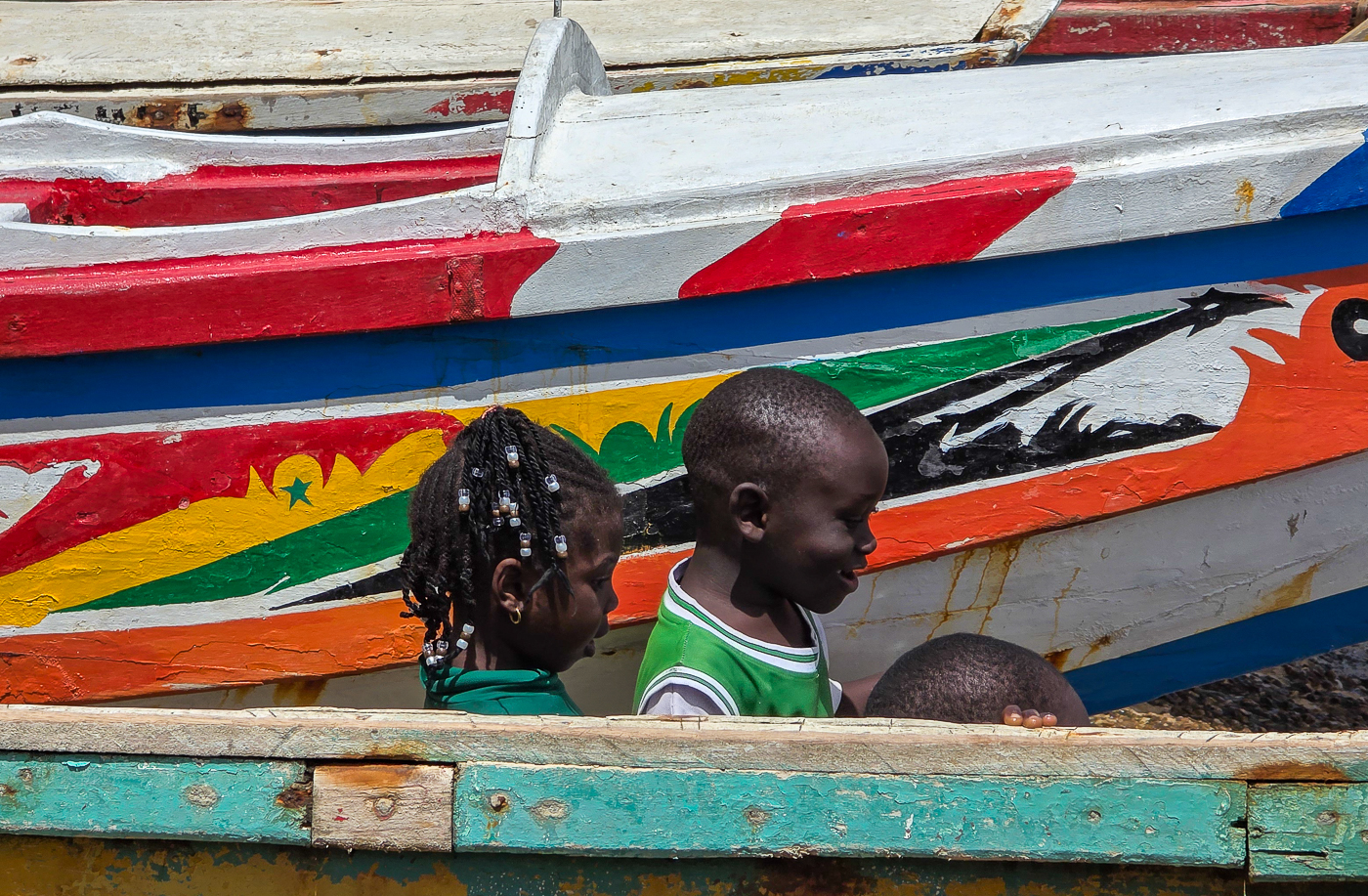 <span  class="uc_style_uc_tiles_grid_image_elementor_uc_items_attribute_title" style="color:#ffffff;">Cute Kids from West Africa</span>