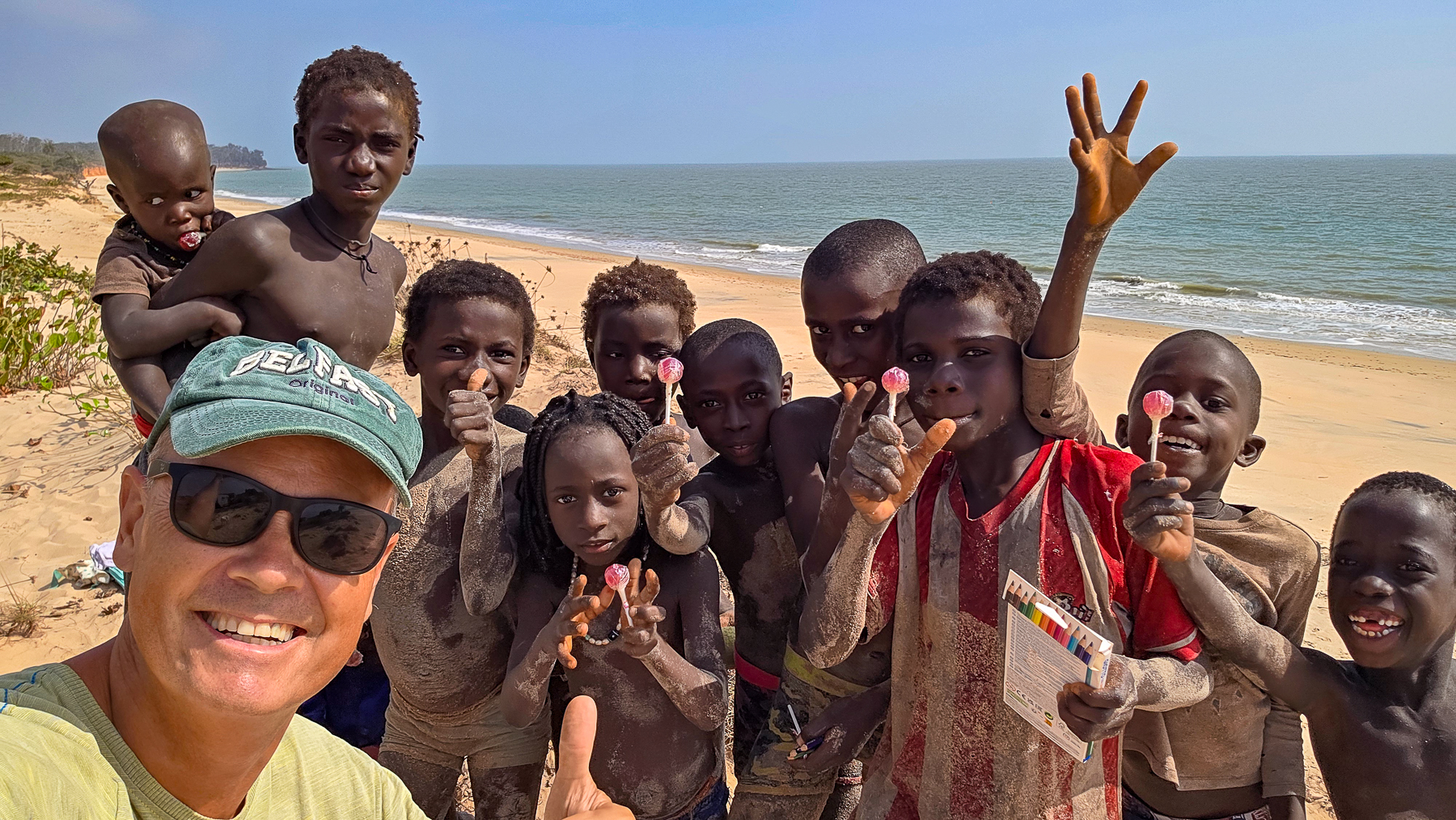 <span  class="uc_style_uc_tiles_grid_image_elementor_uc_items_attribute_title" style="color:#ffffff;">Cute Kids from West Africa</span>