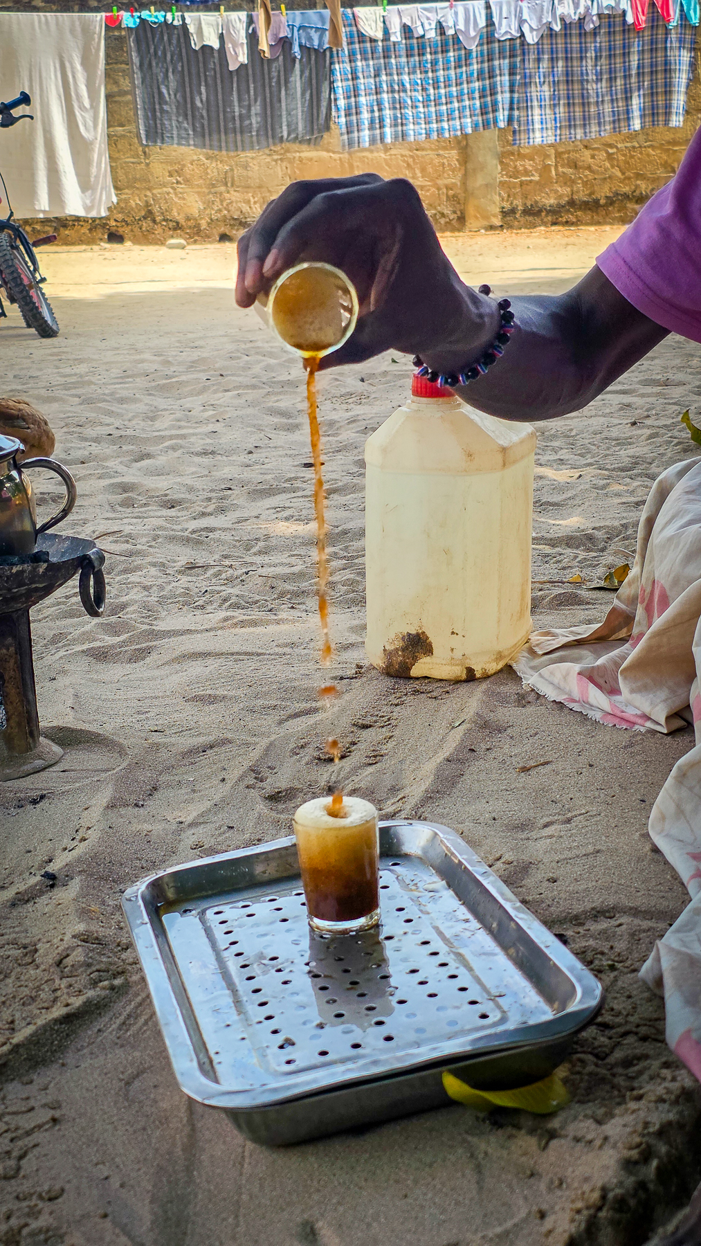 <span  class="uc_style_uc_tiles_grid_image_elementor_uc_items_attribute_title" style="color:#ffffff;">A fresh made Gambian Tea</span>
