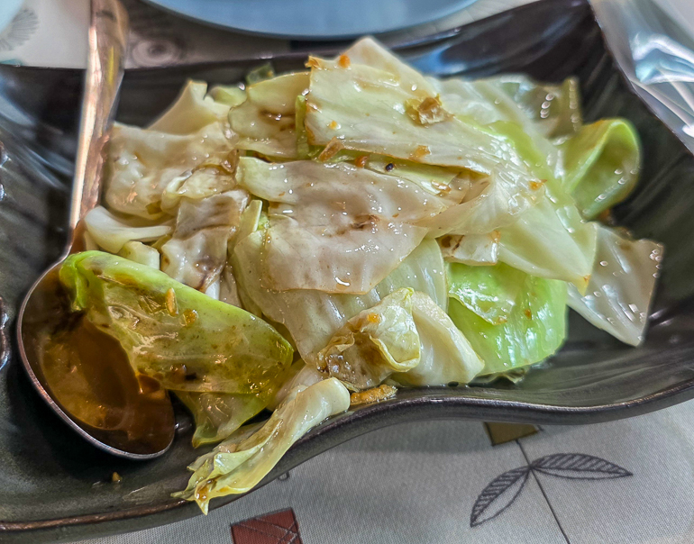 <span  class="uc_style_uc_tiles_grid_image_elementor_uc_items_attribute_title" style="color:#ffffff;">Thai food</span>
