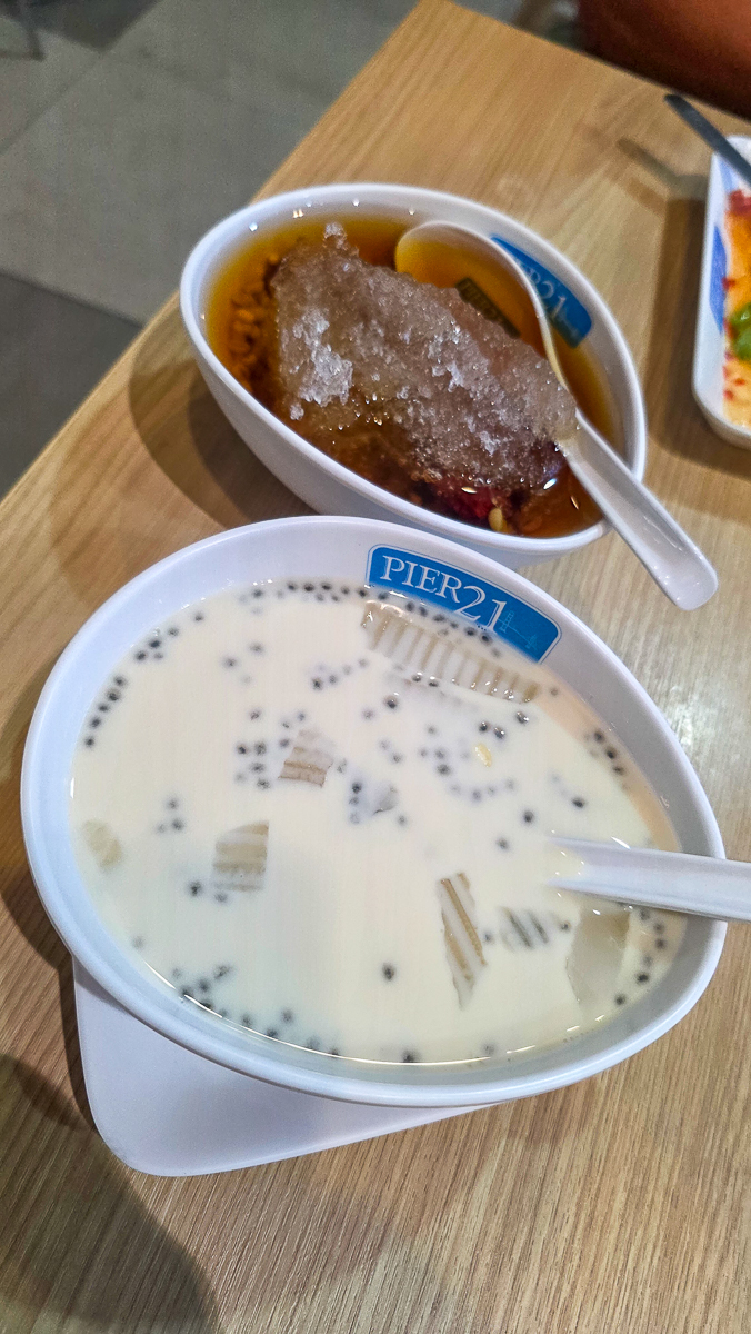 <span  class="uc_style_uc_tiles_grid_image_elementor_uc_items_attribute_title" style="color:#ffffff;">Thai food</span>
