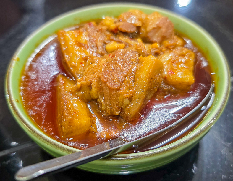 <span  class="uc_style_uc_tiles_grid_image_elementor_uc_items_attribute_title" style="color:#ffffff;">Thai food</span>