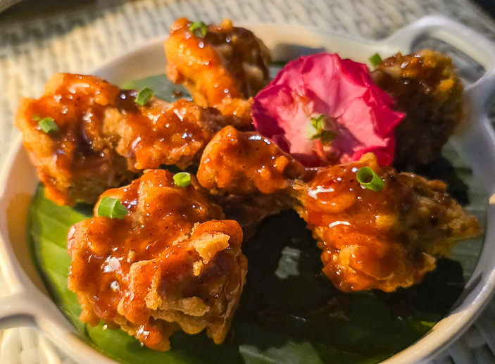 <span  class="uc_style_uc_tiles_grid_image_elementor_uc_items_attribute_title" style="color:#ffffff;">Thai food</span>
