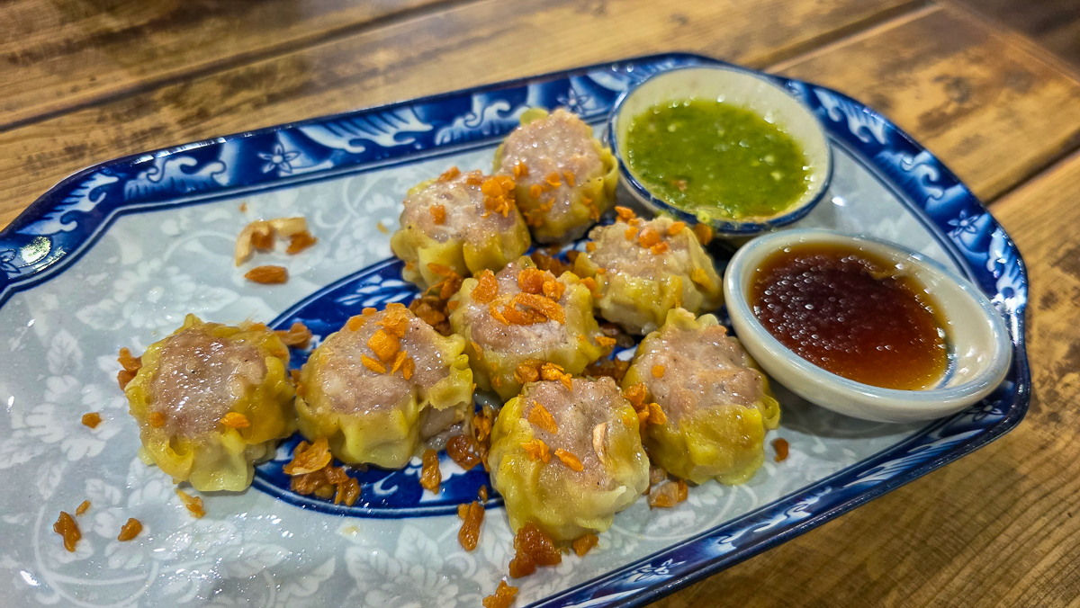 <span  class="uc_style_uc_tiles_grid_image_elementor_uc_items_attribute_title" style="color:#ffffff;">Thai food</span>