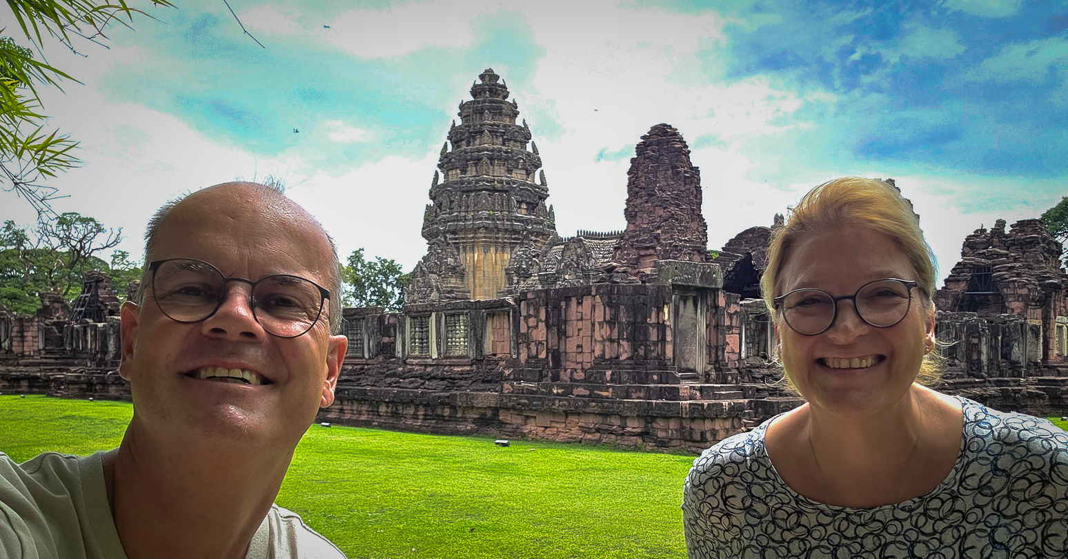 <span  class="uc_style_uc_tiles_grid_image_elementor_uc_items_attribute_title" style="color:#ffffff;">Phimai-Tempel (reminds me at Angkor Wat in Cambodia)</span>
