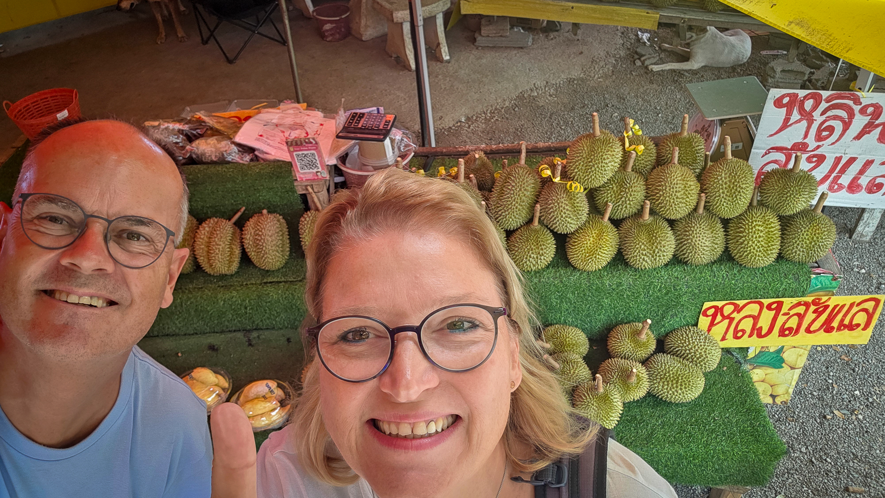 <span  class="uc_style_uc_tiles_grid_image_elementor_uc_items_attribute_title" style="color:#ffffff;">Durian (the so called 'Stinky Fruit') is a great fruit. We enjoyed it very much!</span>