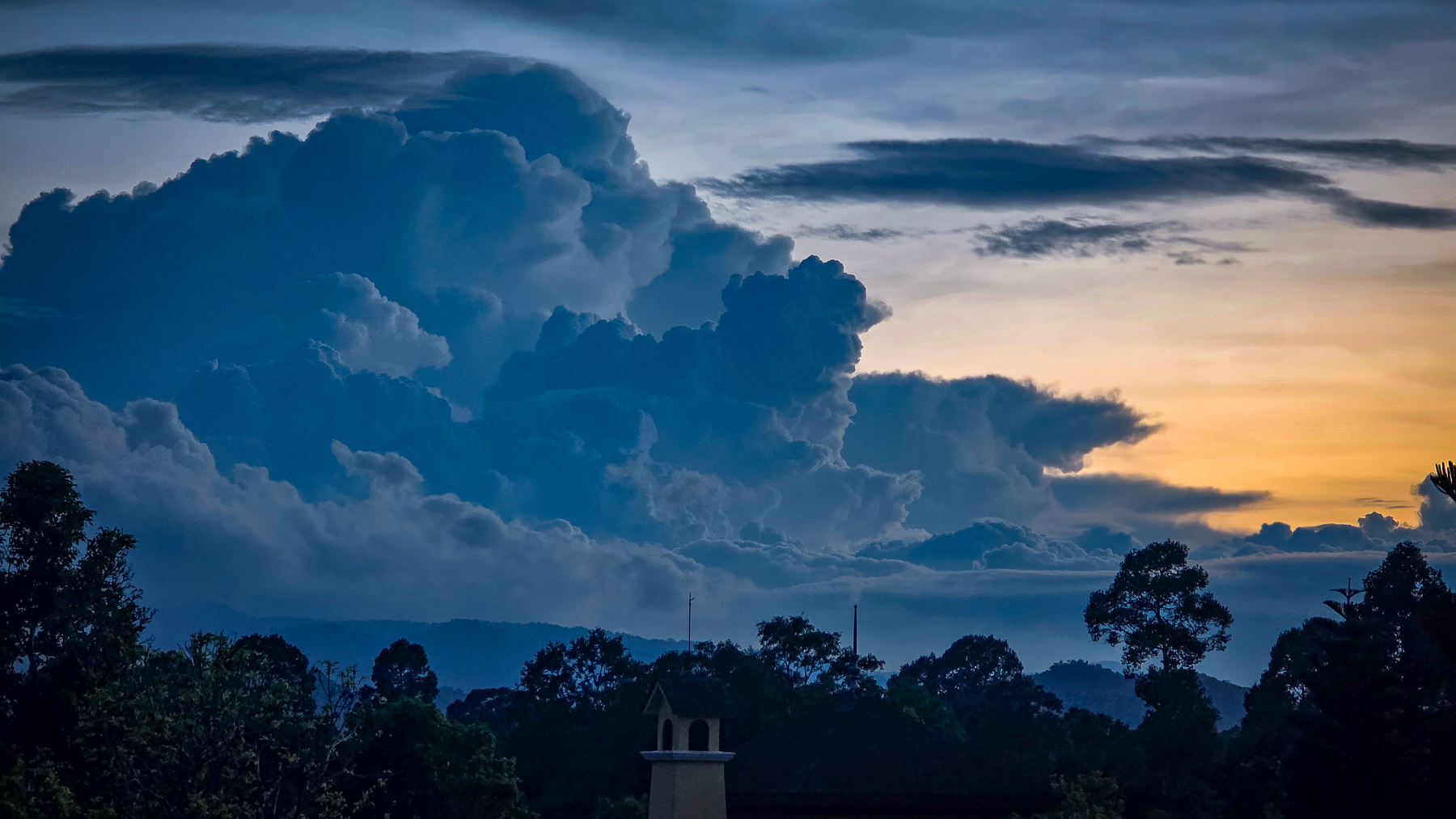 <span  class="uc_style_uc_tiles_grid_image_elementor_uc_items_attribute_title" style="color:#ffffff;">Yes, also rain season here in Thailand (same like Senegal)</span>
